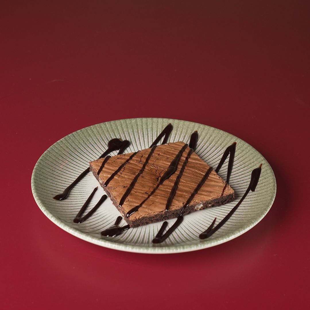 BEYAZ ÇİKOLATALI BROWNİ